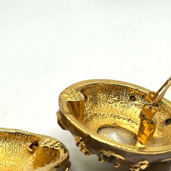 VINTAGE BLANCA AURORA BOREALIS RIVOLI ENAMEL GOLD TONE CLIP EARRINGS SIGNED - Picture 15 of 16